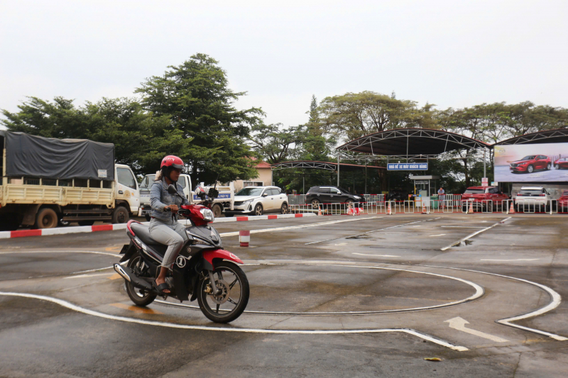 Tổ chức đào tạo, sát hạch lái xe miễn phí cho hàng trăm người dân ở biên giới -2