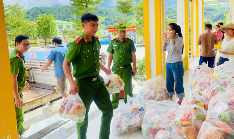 Thủ tướng: Tập trung khắc phục nhanh hậu quả mưa lũ tại khu vực Trung Bộ -0