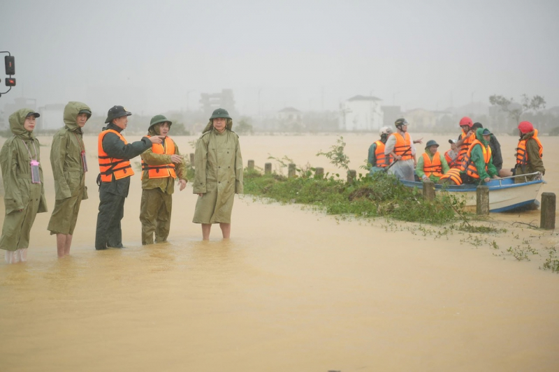 Đừng để thêm những trường hợp đuối nước trong lũ do bất cẩn -0