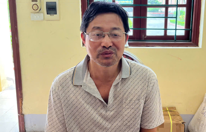 Bắt 2 người nước ngoài vận chuyển gần 500 triệu đồng qua cửa khẩu -0