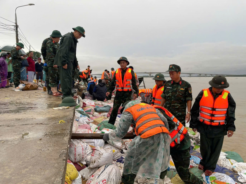 Đà Nẵng: Hỗ trợ khẩn cấp 210 tỷ đồng cho 72 xã, phường khắc phục hậu quả thiên tai -6