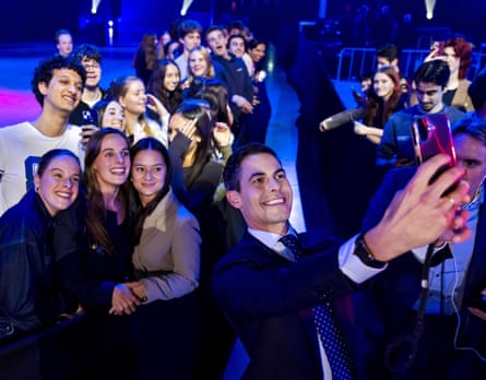 Gió đảo chiều trên chính trường Hà Lan -1