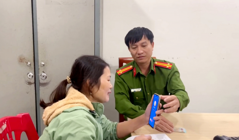 Trưởng Công an xã kịp thời ngăn chặn vụ lừa đảo 200 triệu đồng  -0