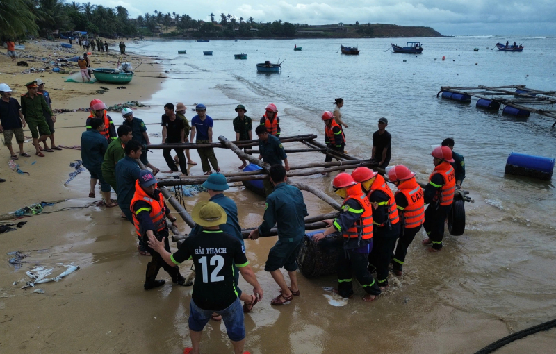 Công an xã, phường ven biển Khánh Hòa, Đắk Lắk giúp dân “đón bão” Kalmaegi với tâm thế sẵn sàng -0