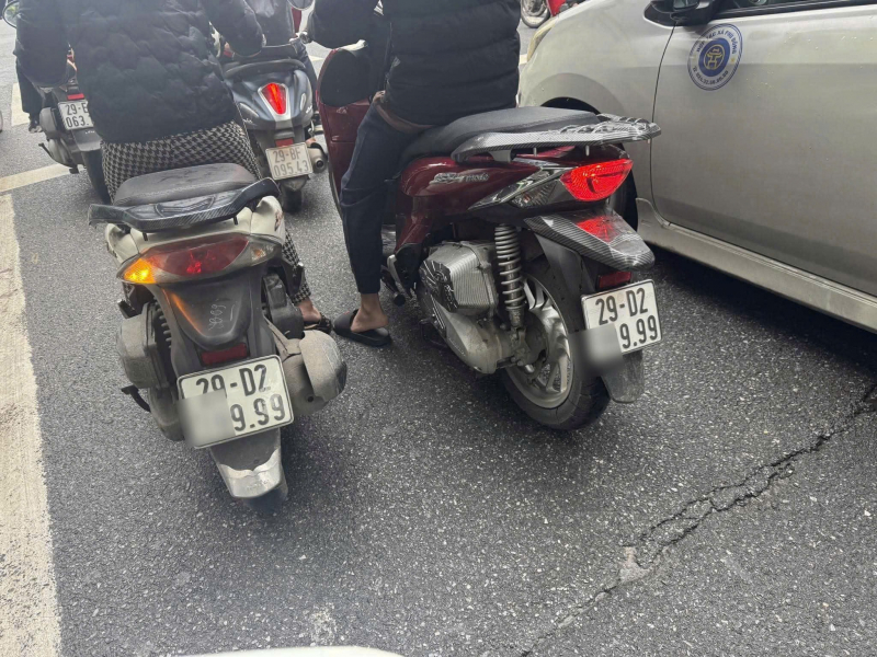 Hé lộ lý do hai chiếc SH cùng mang biển có 