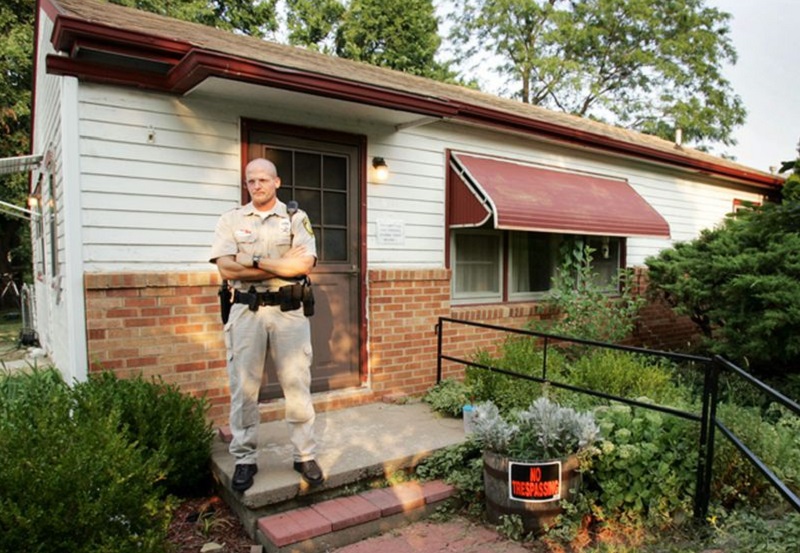 Kẻ sát nhân hàng loạt thách thức nước Mỹ -0