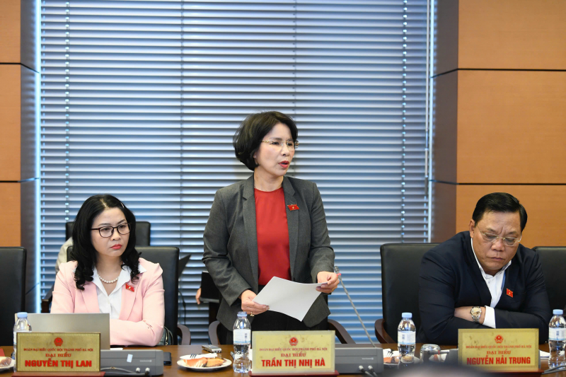 Đại biểu Quốc hội thảo luận sôi nổi, góp ý đa dạng vấn đề vào Văn kiện Đại hội Đảng XIV -0