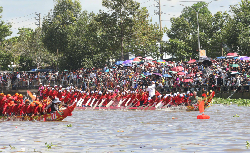 कैन थो शहर में न्गो बोट रेस का कुल पुरस्कार मूल्य 1.4 बिलियन VND -2 से अधिक है