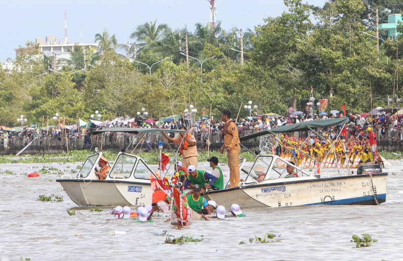 कैन थो शहर में न्गो बोट रेस का कुल पुरस्कार मूल्य 1.4 बिलियन VND -1 से अधिक है