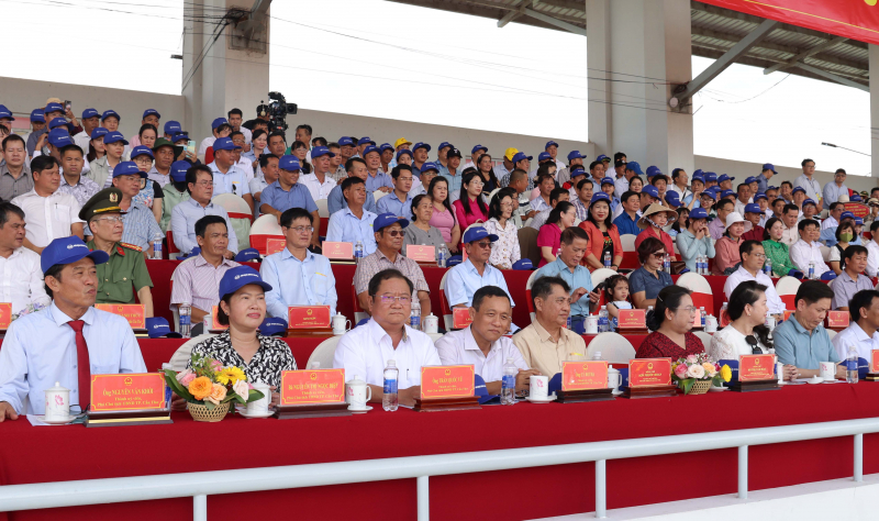 कैन थो शहर में न्गो बोट रेस का कुल पुरस्कार मूल्य 1.4 बिलियन VND -0 से अधिक है