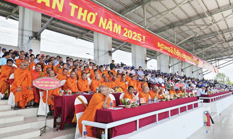 कैन थो शहर में न्गो बोट रेस का कुल पुरस्कार मूल्य 1.4 बिलियन VND -0 से अधिक है