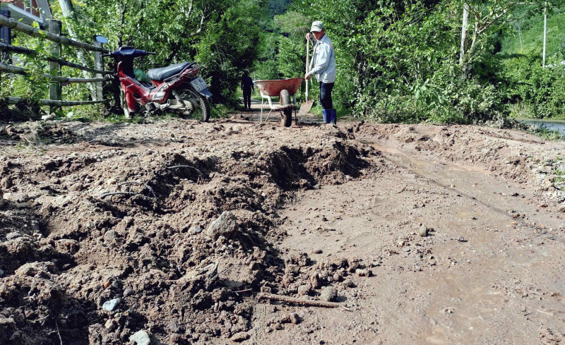 Khẩn trương khắc phục hậu quả mưa lũ, sẵn sàng ứng phó với cơn bão gần biển Đông -0