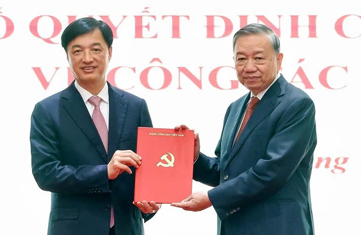 Bộ Chính trị điều động, phân công, chỉ định đồng chí Nguyễn Duy Ngọc giữ chức Bí thư Thành ủy Hà Nội