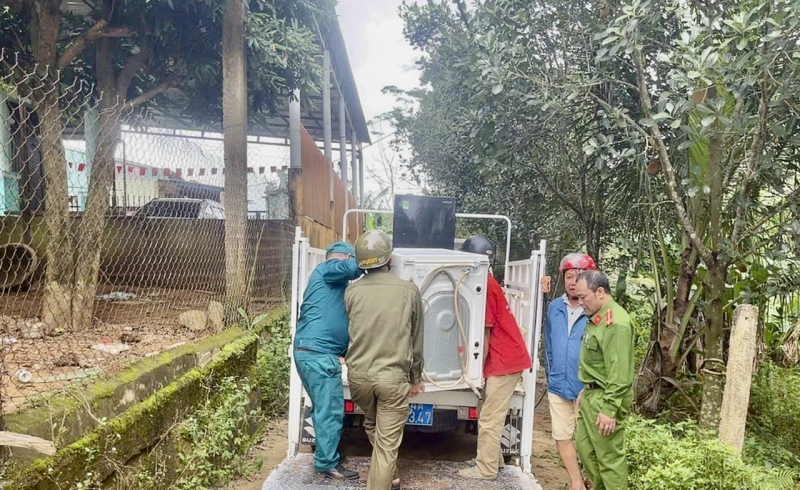 ケサン山岳コミューンには、珍しい地盤沈下地点が多数存在する -0