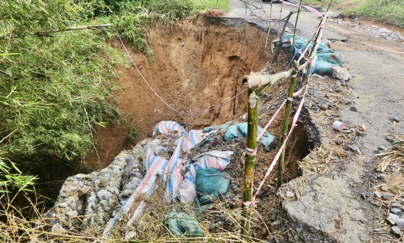 ケサン山岳コミューンには、珍しい地盤沈下地点が多数存在する -0