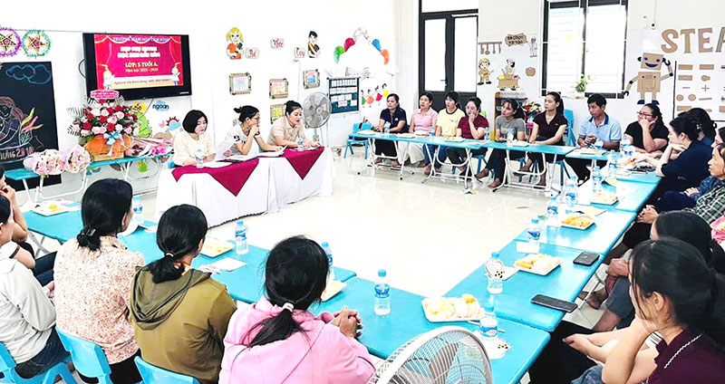 Núp bóng vận động tài trợ, “lạm thu” tiền trường -0