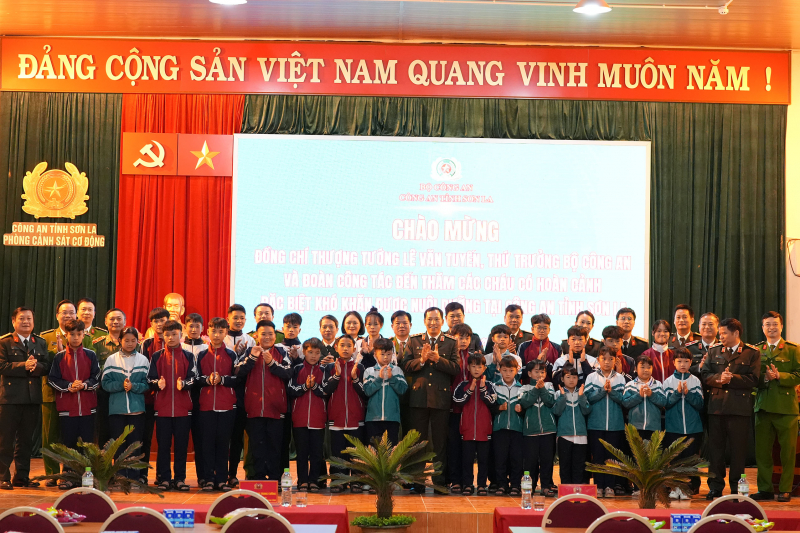 Tiếp tục thực hiện có hiệu quả các mặt công tác góp phần đảm bảo  ANTT trên địa bàn tỉnh Sơn La -0