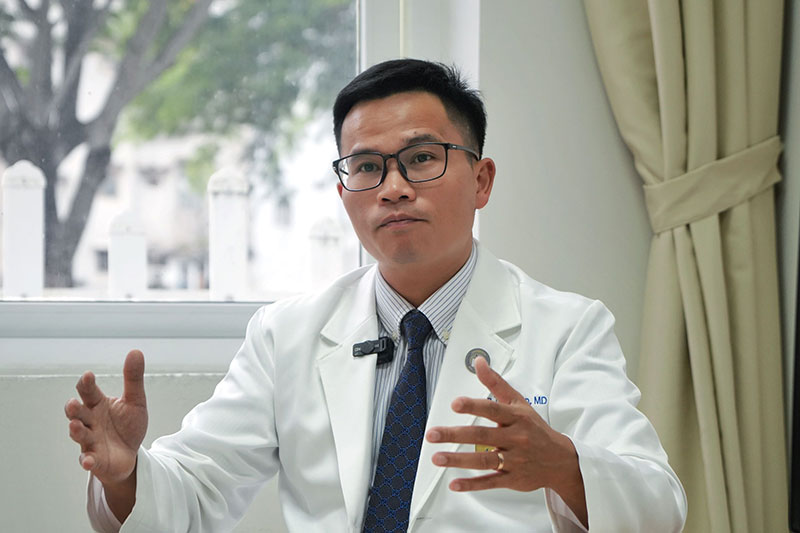 Vinmec ປະສົບຜົນສຳເລັດໃນການປິ່ນປົວມະເຮັງຕ່ອມລູກໝາກດ້ວຍລະບົບການປິ່ນປົວດ້ວຍລັງສີໃໝ່ທີ່ສຸດໃນໂລກ -0