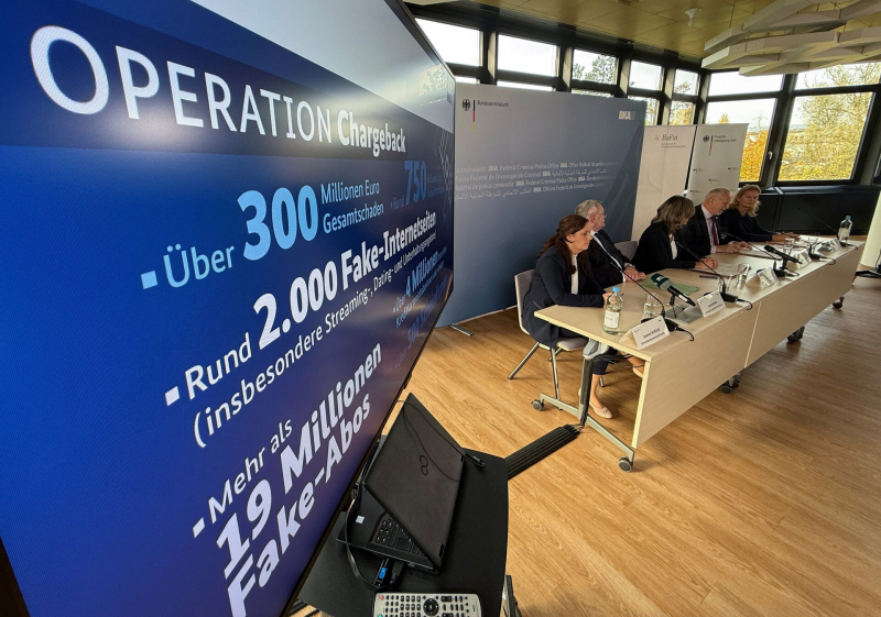 Đức triệt phá đường dây tội phạm trực tuyến quy mô lớn, bắt giữ 18 nghi -0