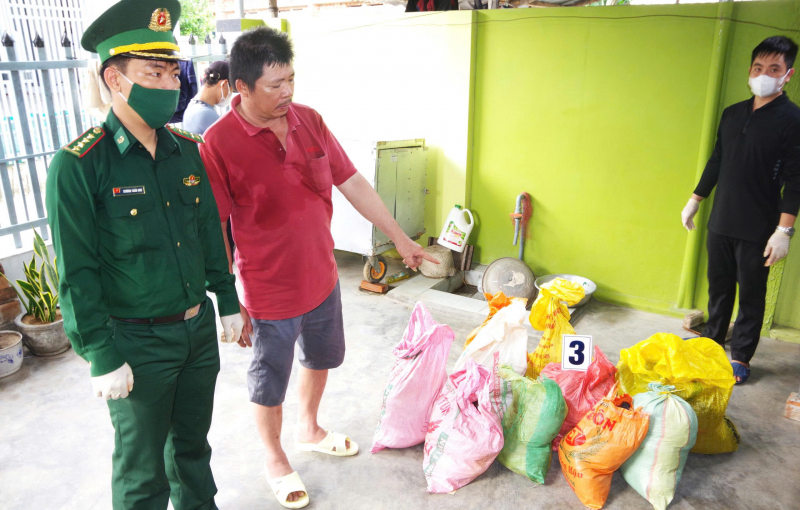             Đấu tranh triệt xóa đường dây mua bán hơn nửa tấn thuốc nổ   -0