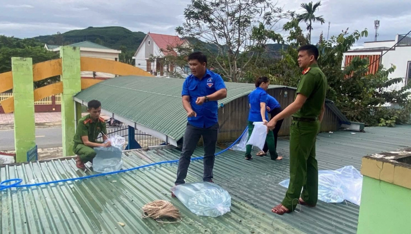 Khẩn trương giúp người dân ứng phó bão số 13 -0