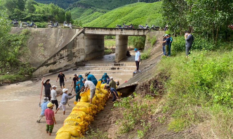 Khẩn trương giúp người dân ứng phó bão số 13 -0