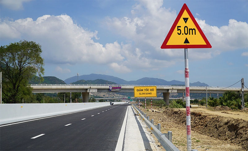 Xử lý dứt điểm những bất cập về tín hiệu, biển báo giao thông -0