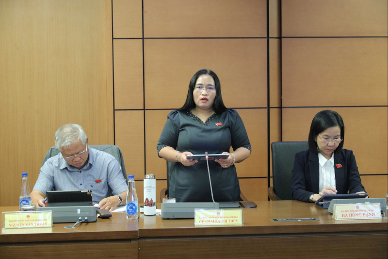 chamalea-thi-thuy-khanh-hoa-.jpg -0