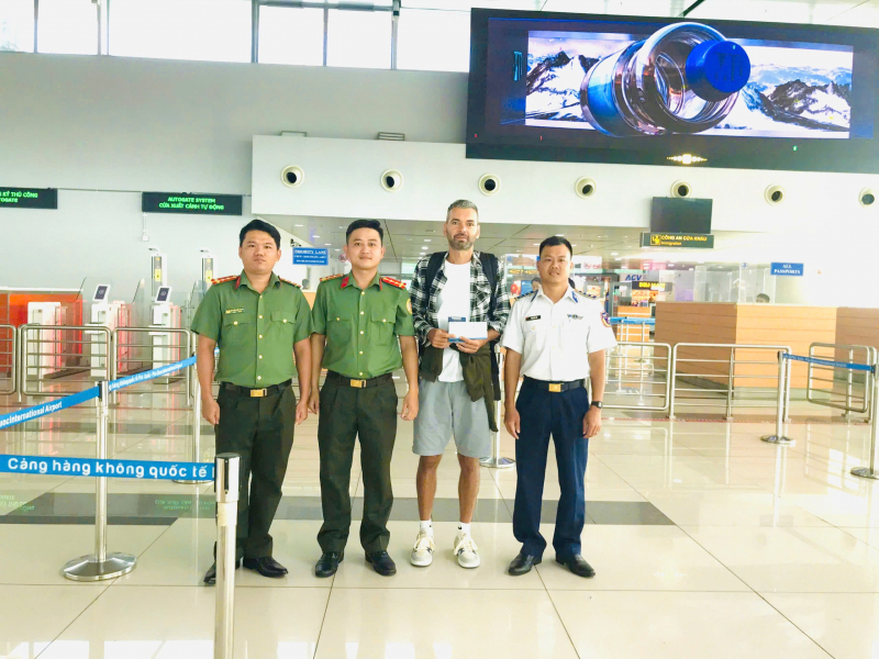 สถานทูตยูเครนในเวียดนามส่งข้อความขอบคุณไปยังตำรวจจังหวัดอานซาง -0