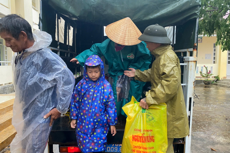 Bão số 13 tăng lên cấp 15, các tỉnh Nam Trung bộ khẩn cấp ứng phó -0