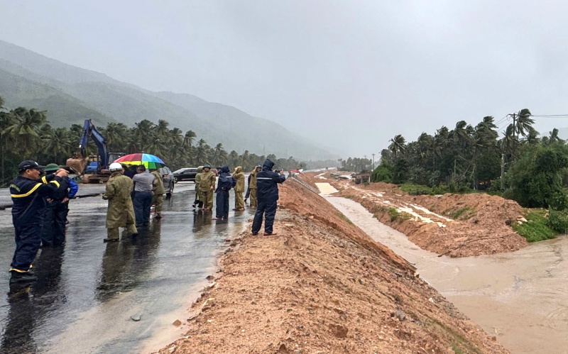 Công an Đắk Lắk huy động hơn 4.000 cán bộ, chiến sĩ ứng phó bão 13 -0