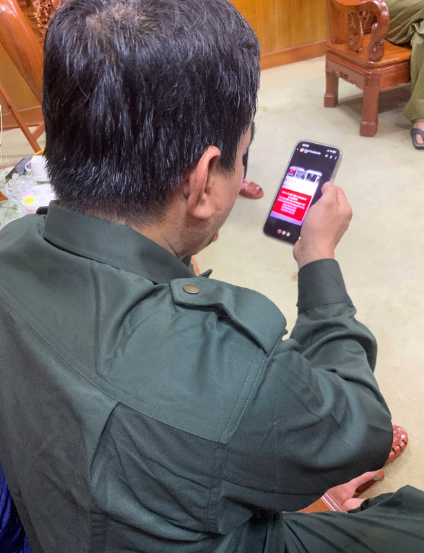 Polisen i Dak Lak räddade snabbt en familj vars hus rasade samman under en stormig natt -0