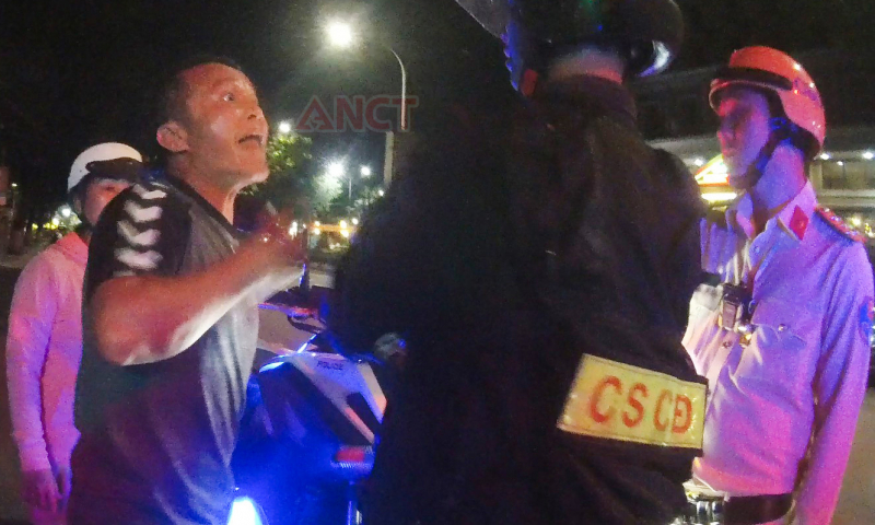 Khởi tố đối đối tượng chống đối không đo nồng độ cồn -1