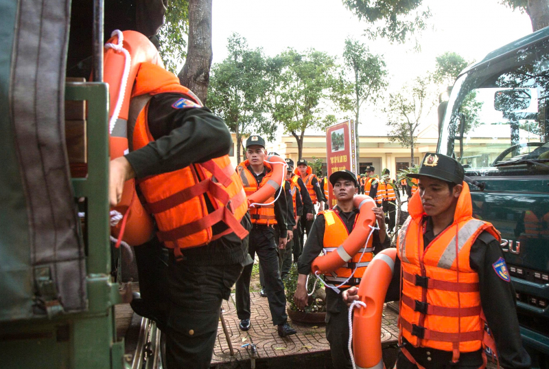 Hơn 300 cán bộ, chiến sĩ CSCĐ xuất quân hỗ trợ phòng chống bão -0
