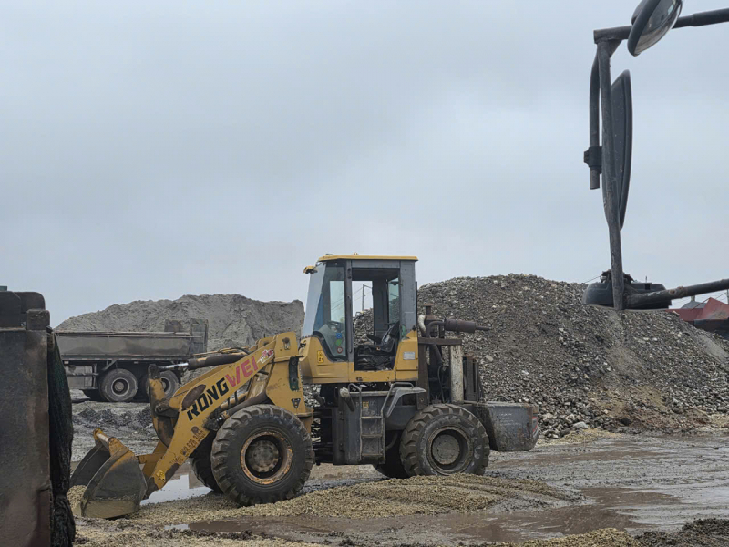 Liên ngành kiểm tra bến bãi tập kết vật liệu xây dựng, vi phạm về đăng ký, đăng kiểm trên đường thuỷ -0