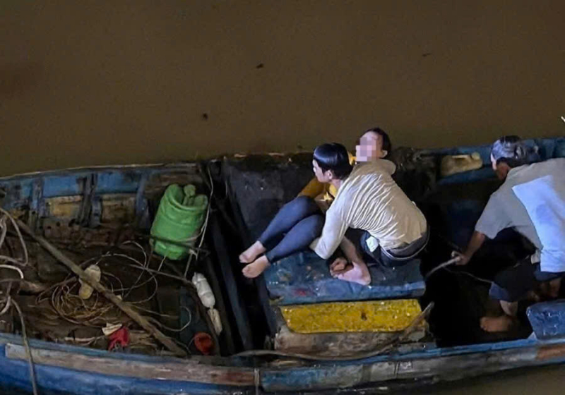 Identiteit van de persoon die in de rivier sprong om het leven van de vrouw te redden -0