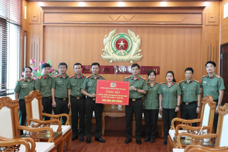 Công an TP Hà Nội chung tay hướng về đồng bào vùng lũ -1