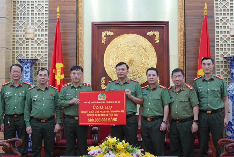 Công an TP Hà Nội chung tay hướng về đồng bào vùng lũ -1