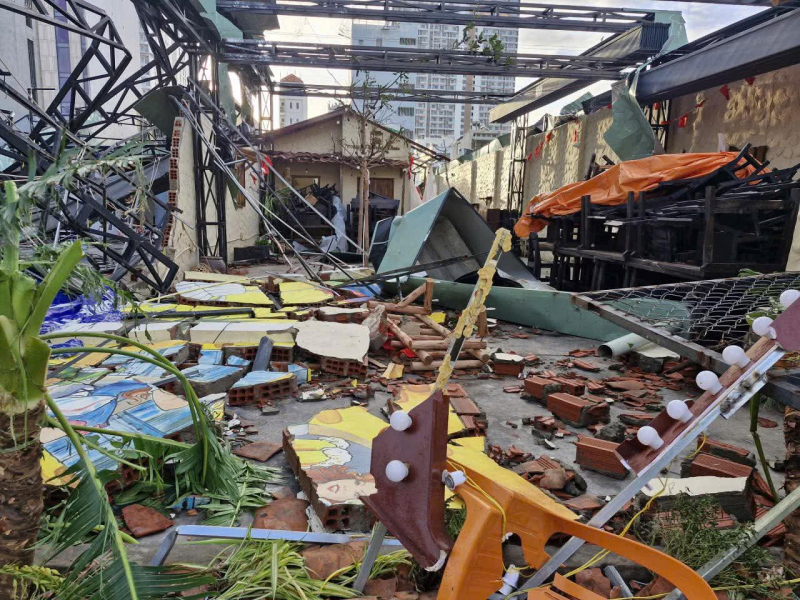 Bão số 13 suy yếu thành áp thấp, miền Trung mưa to nhiều nơi -0