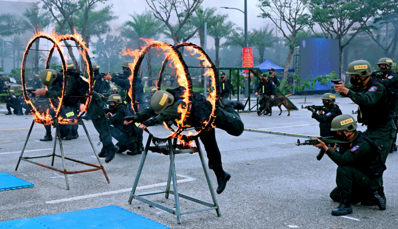 Mãn nhãn màn biểu diễn khí công, võ thuật của CSCĐ tinh nhuệ Công an Ninh Bình -2