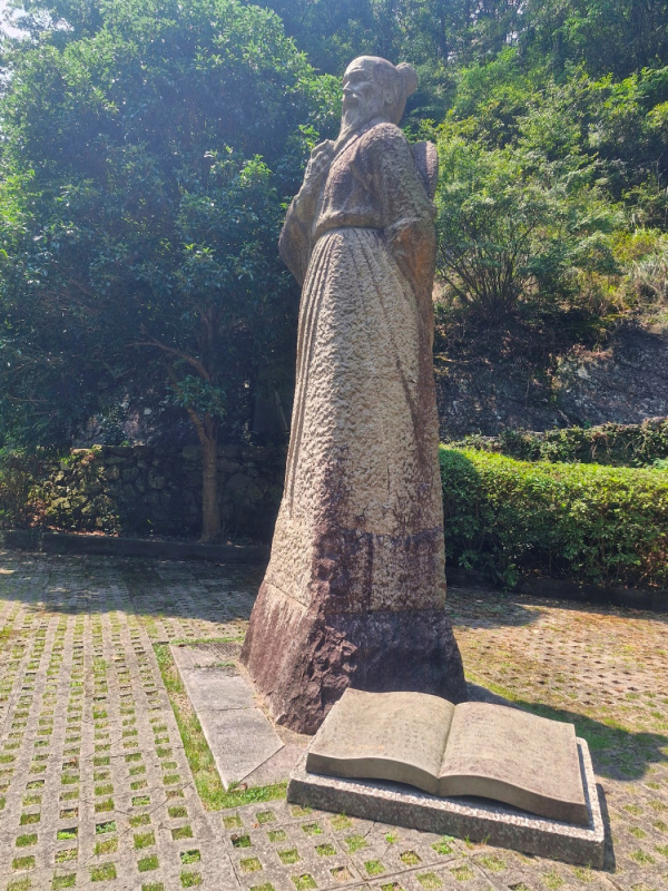 6. tu_ng ng_i xu xiake.jpg -0