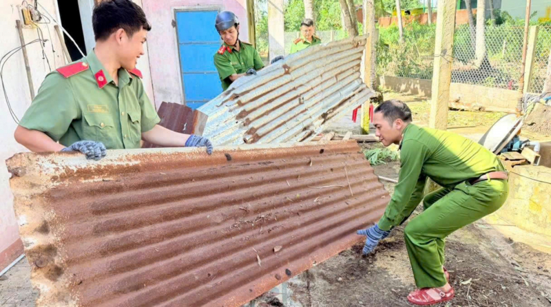 Công an tỉnh Gia Lai khắc phục hậu quả sau bão số 13 -0