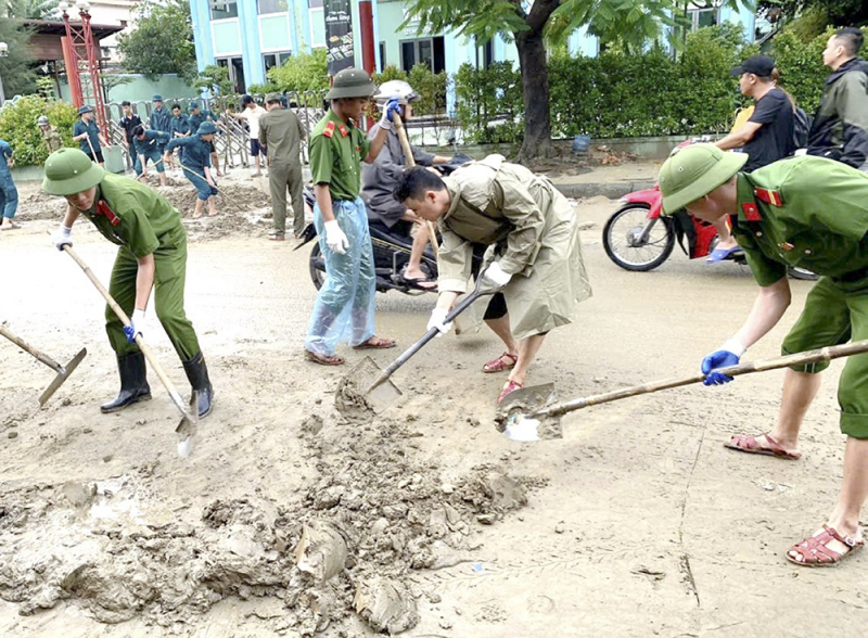 Sắc xanh hy vọng giữa cơn lũ dữ -2