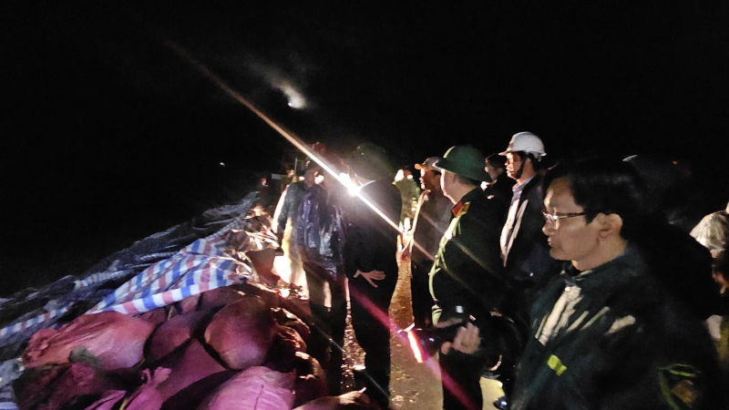 1,7 millioner kubikkmeter innsjø i fare for demningsbrudd, akutt evakuering av mennesker om natten -0