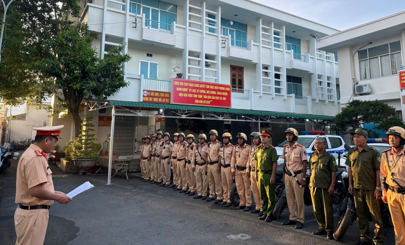 TP Hồ Chí Minh: Đột kích “lò độ xe”, nhiều xe không rõ nguồn gốc bị tạm giữ -1