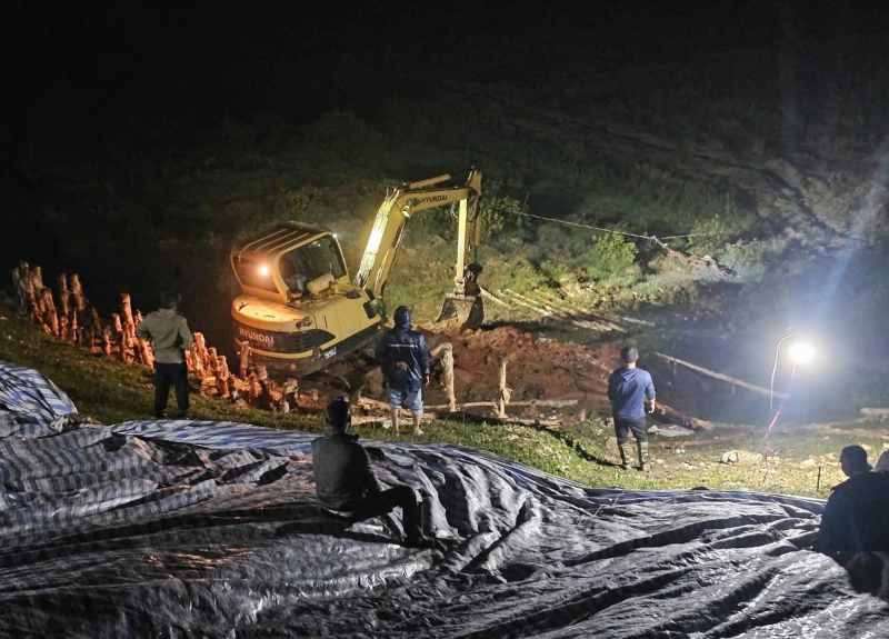 Maßnahmen zum Schutz des 1,7 Millionen Kubikmeter großen Sees vor Dammbruch -0