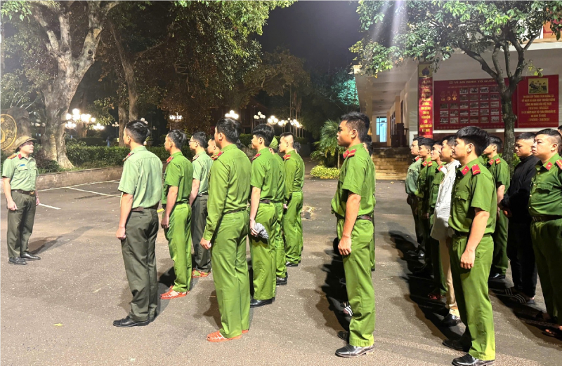 Tăng cường lực lượng Công an khắc phục hậu quả cơn bão số 13 -0