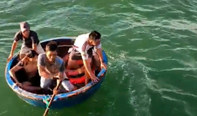 Cứu thêm 1 người dân Lý Sơn mất tích trên biển -0