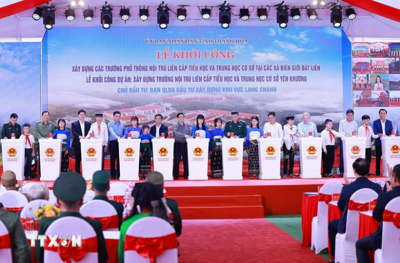 Thủ tướng: Bảo đảm đưa các ngôi trường nội trú mới ở biên giới khai thác hiệu quả -0