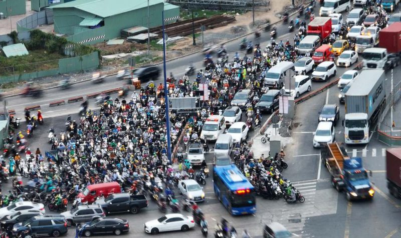Chỉ đạo “gắt” về tiến độ hoàn thành tại các dự án gây ùn tắc giao thông căng thẳng   -0